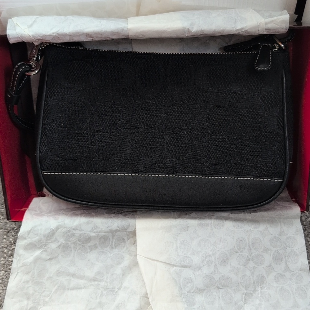 Coach Vintage Black Canvas and Leather Demi - Picture 11 of 16